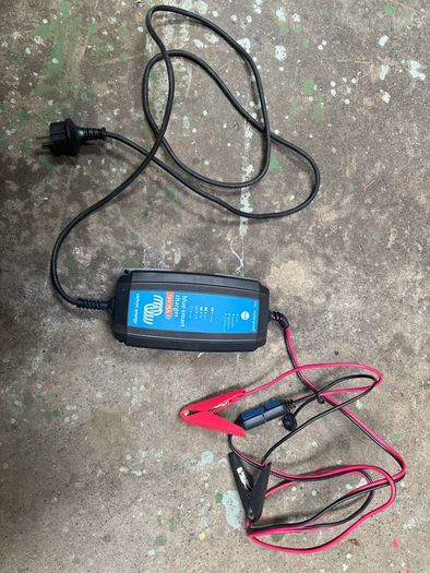Victron Blue smart battery charger 15A