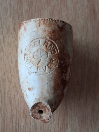 Lot of vintage clay pipe bowls
