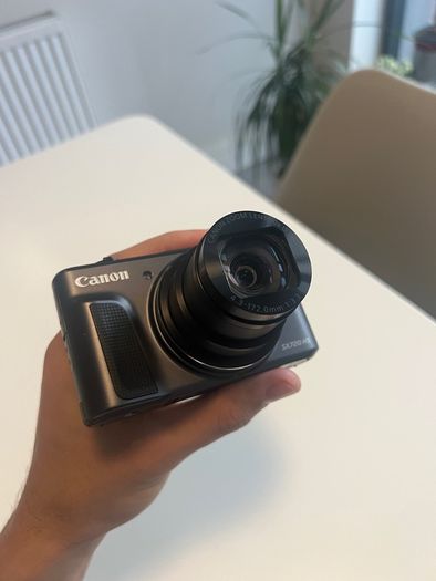 Canon Powershot sx720 hs digital camera in perfect condition