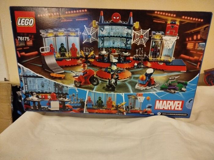 Lego Spiderman 76175 Attack on the Spider Lair