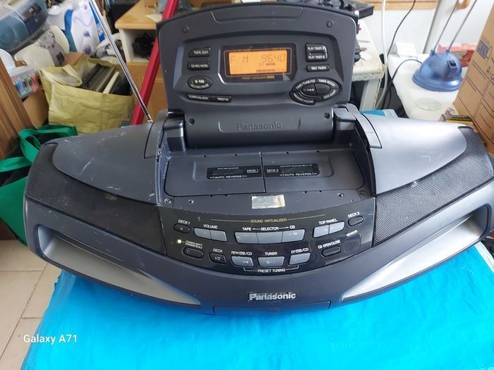 Panasonic RX-ED77 Stereo Boombox Ghetto Blaster With Motorised Cover, everything works perfect, Radio, CD and both Tape Decks, also CD Records, an