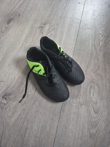 kids football boots UK 2.5