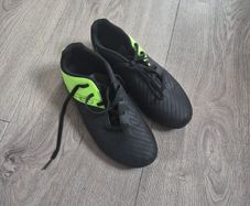kids football boots UK 2.5