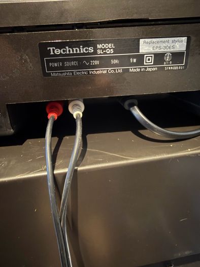 Technics SL-Q5 direct drive, linear tracking, fully automatic turntable