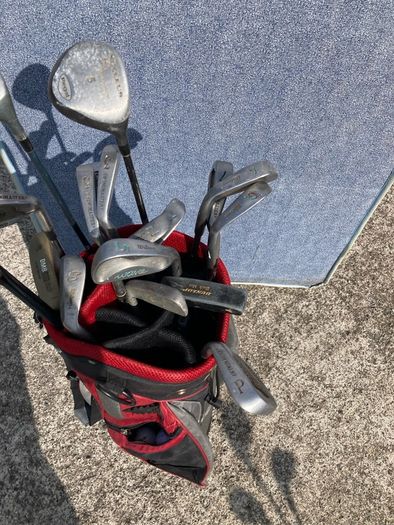 wilson bag and various clubs