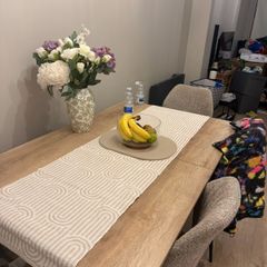 extendable dining table