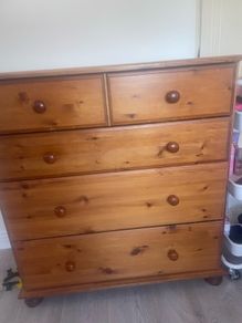 Chest of drawers