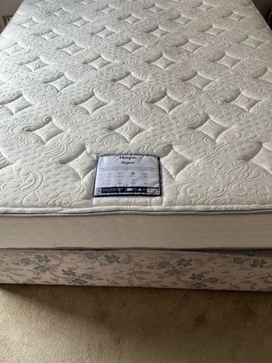 Respa king size mattress + base