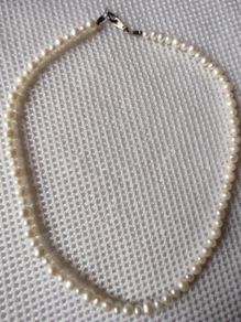 pearls beads necklace
