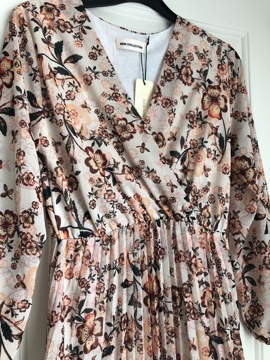 New lovely dress Uni size ( will fit for size 8-12)