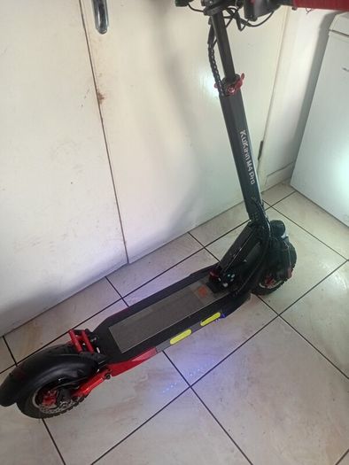 M4 Pro Electric Scooter (moving Into Apt)