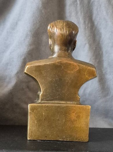 Small vintage bronze bust of chairman mao
