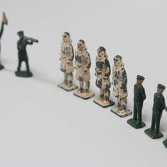 lead soldiers