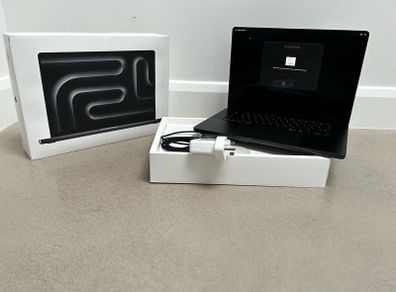 Apple MacBook Pro M3 Pro 16 inch - Used