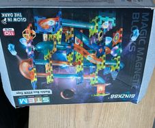 Magnetic marble run