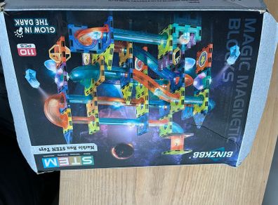 Magnetic marble run