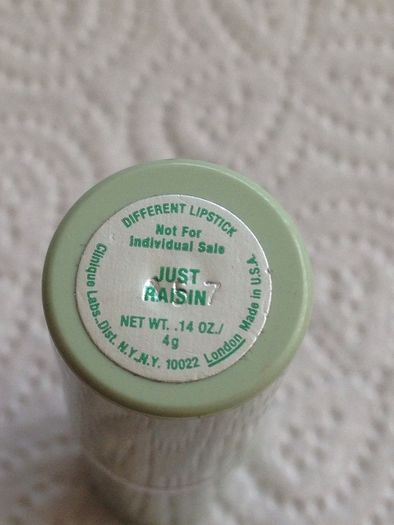 Clinique Lipstick Brand NEW Shade Just Raisin