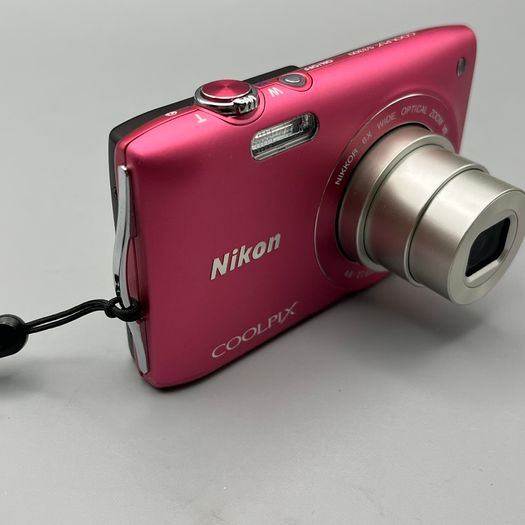 Nikon Coolpix S3300 16MP Digital Camera Pink - Boxed - Full Kit