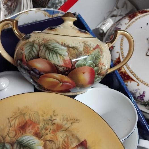 Aynsley Harvest Gold Sugar Bowl With Lid And A Plate