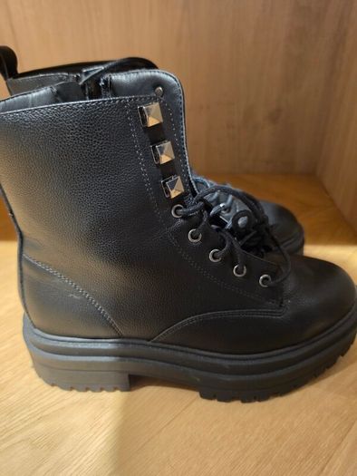 Black Ankle Boots New Look (Size 38)