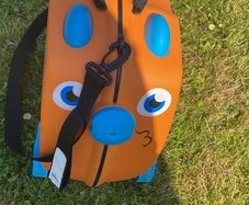 kids suitcase