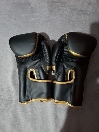 Crane Boxing Gloves Black & Gold
