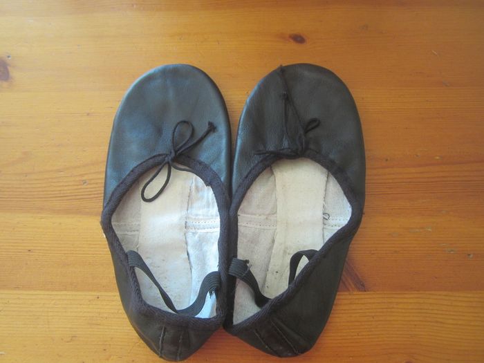 black   size 4