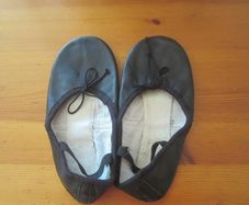 black   size 4