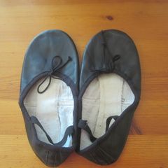 black   size 4