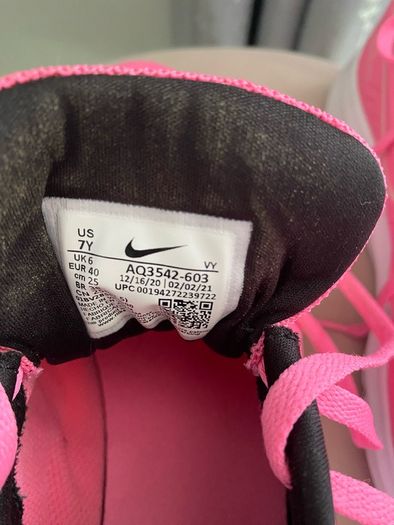 Nike woman's runners UK 6