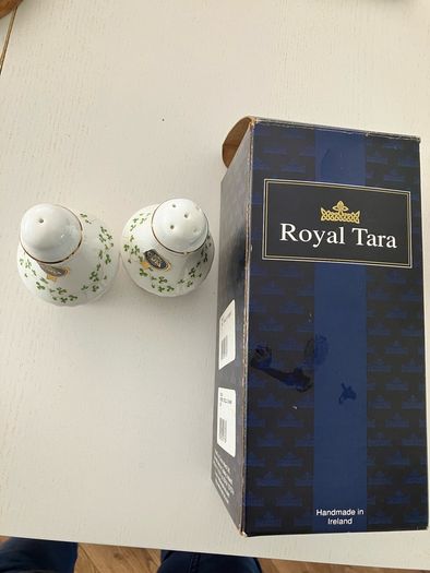 New Royal Tara Shamrock Salt&Pepper set with box