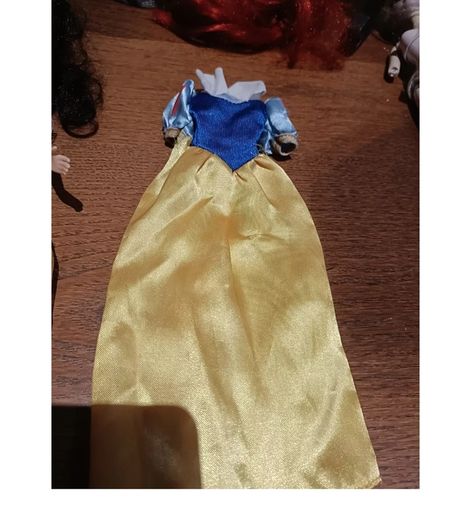 disney sleeping beauty dolls - 2 dolls with extra dress