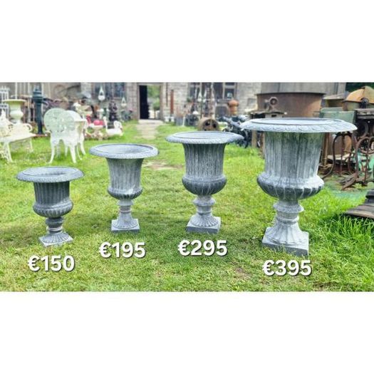 Urn Cast Iron CH R 339D