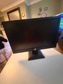 HP Monitor 18.5 inches