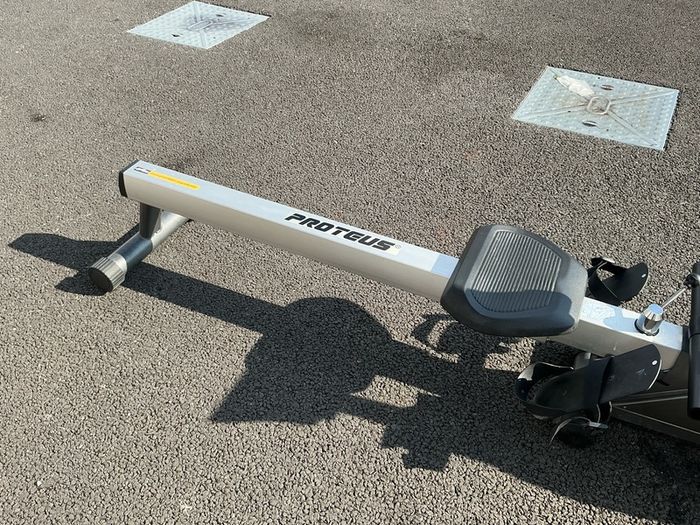 Proteus 5500 Rowing Machine
