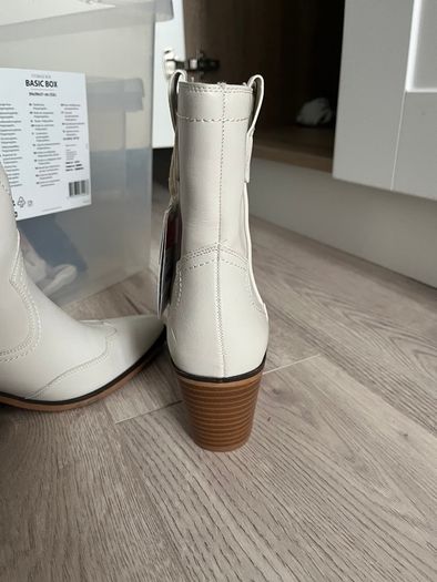 Boots Stradivarius brand new