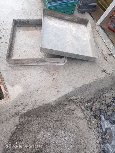 Manhole cover