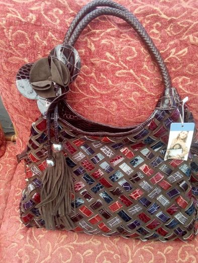 Beatiful NEW Impotador Handbag
