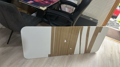 Gaming chair and table for sale 130e both