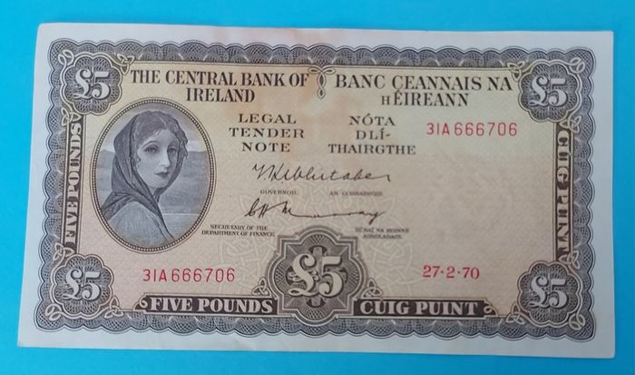 Irish 1970 Lavery Five pound banknote in A/Unc condition