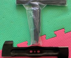 Lawn Mower Replacement Blade & Mulching Plug Set - Brand New