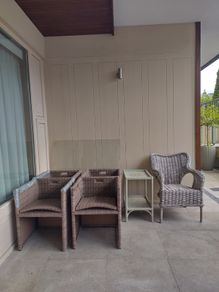 Free: rattan furniture and large glass top (dunlaoghaire)