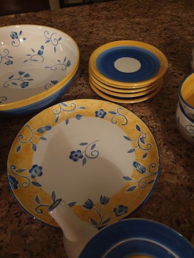 Tea set.