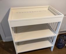 Changing table