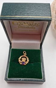 Vintage 9ct gold  claddagh pendant