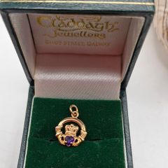 Vintage 9ct gold  claddagh pendant