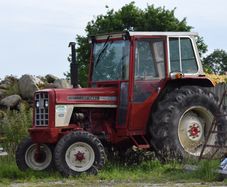 International 674
