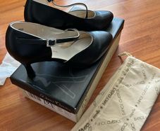 Dancing Shoes Latin/Salsa. Capella.