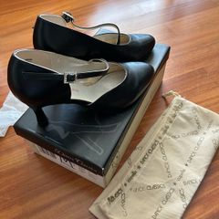 Dancing Shoes Latin/Salsa. Capella.