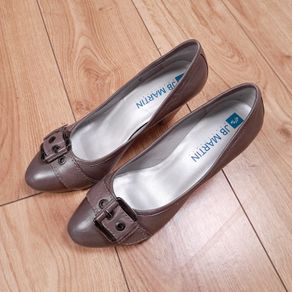JB Martin Taupe Brown Leather Buckle Detail Heels Pumps Court Shoes 4UK/37EU
